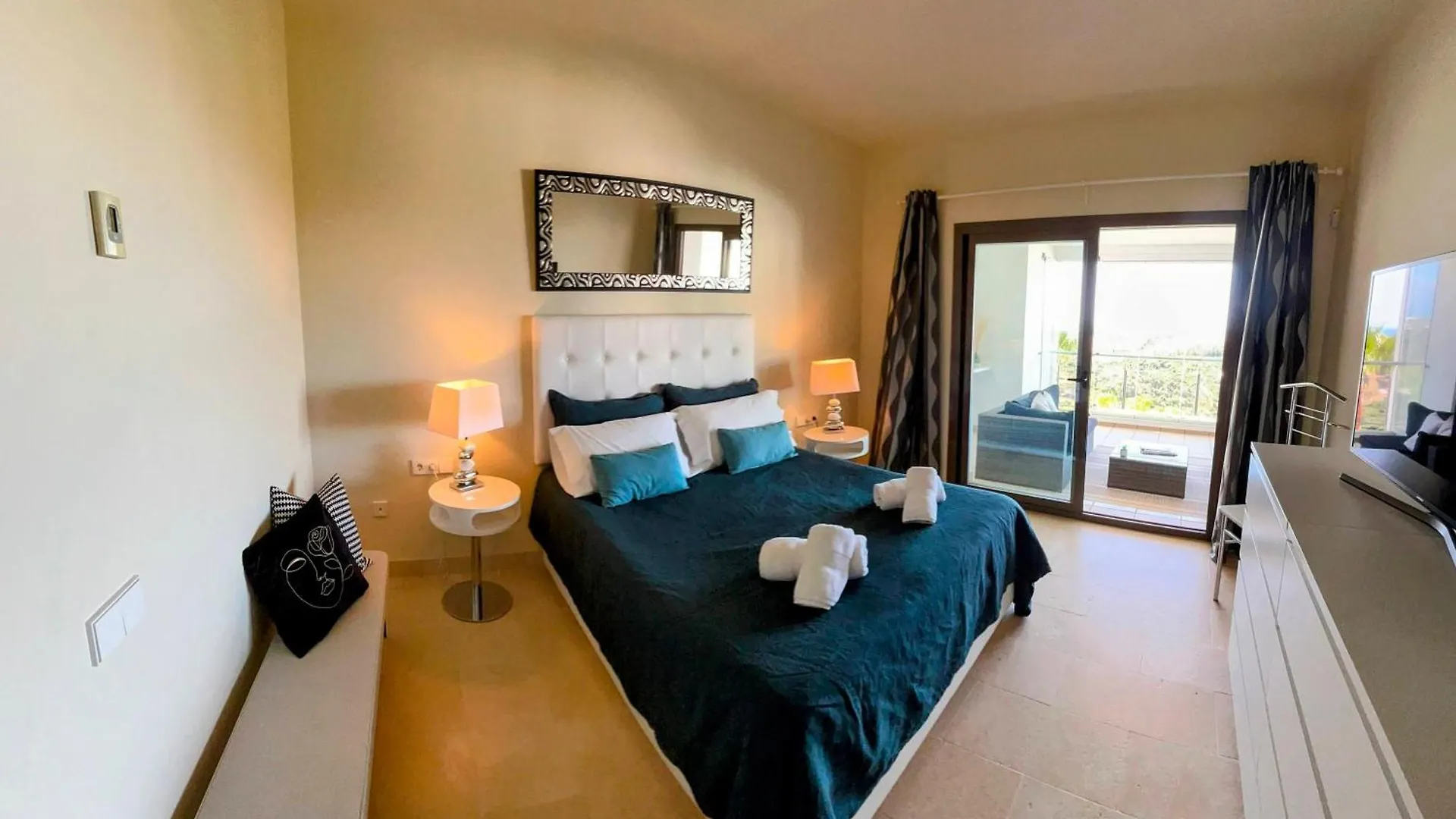 Superior Apartment For Golf, Sea And Nature Lovers 卡萨雷斯